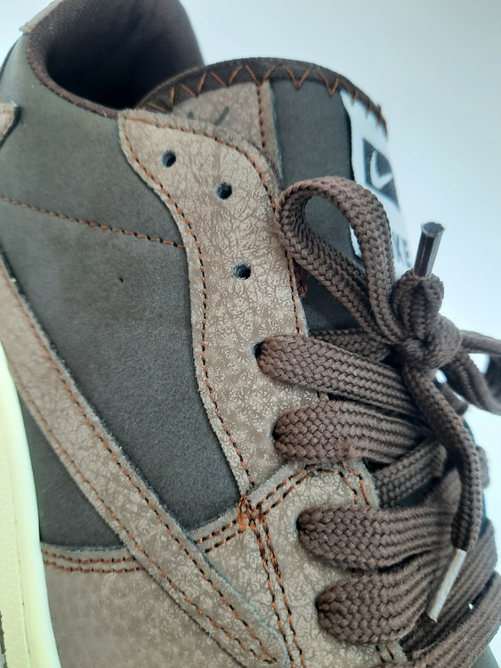 کتونی نایک تراویس