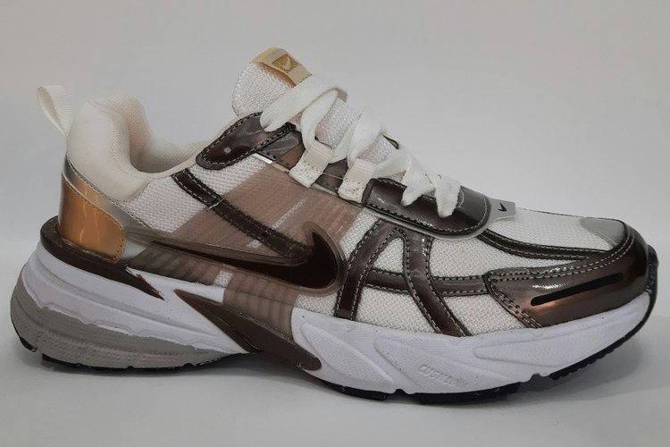 کتونی نایک v2k